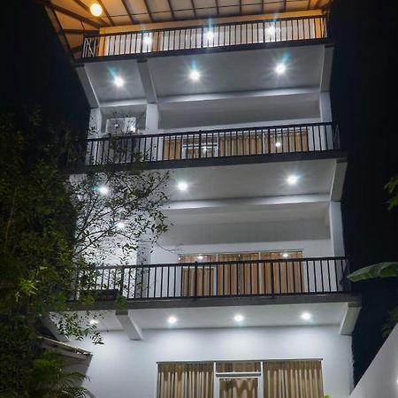 Pinnawala Elephant Front View Hotel Rambukkana Bagian luar foto