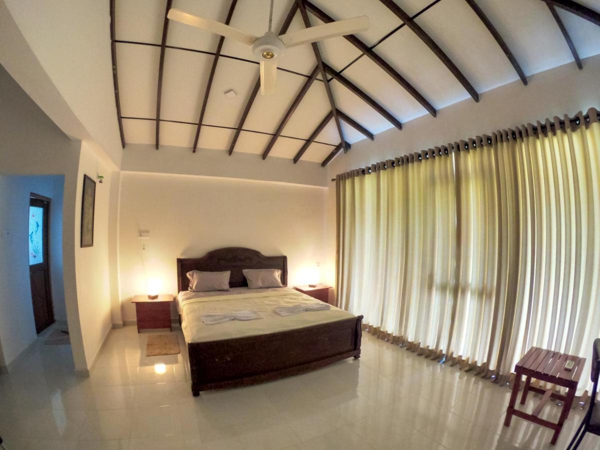 Pinnawala Elephant Front View Hotel Rambukkana Bagian luar foto