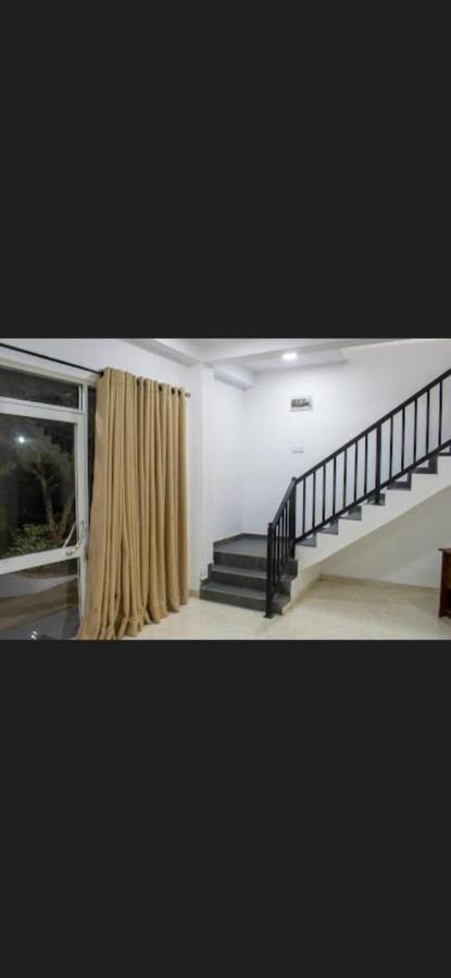 Pinnawala Elephant Front View Hotel Rambukkana Bagian luar foto